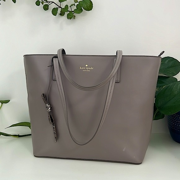 kate spade Handbags - Authentic Kate Spade Leather Tote